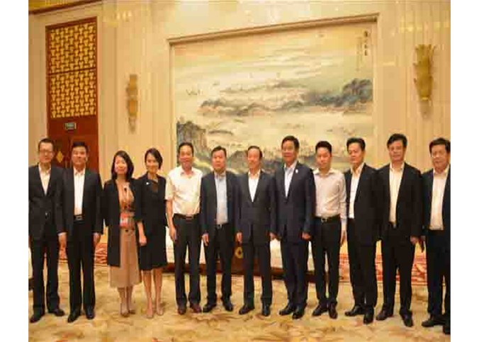 湖南省委副書記、省長許達哲接見安徽富通工業(yè)集團董事長鄒益堅及參加中博會客商